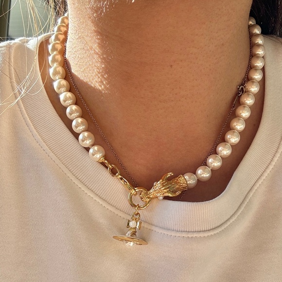 Vivienne Westwood Dragon Necklace with Gold Creamrose and Pearl BNIB - Picture 3 of 4